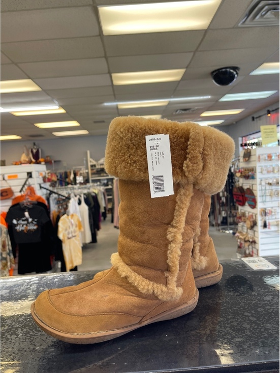 Born Shoes - Born Women's Shearling Lined Tan Suede Winter Boots Size 10